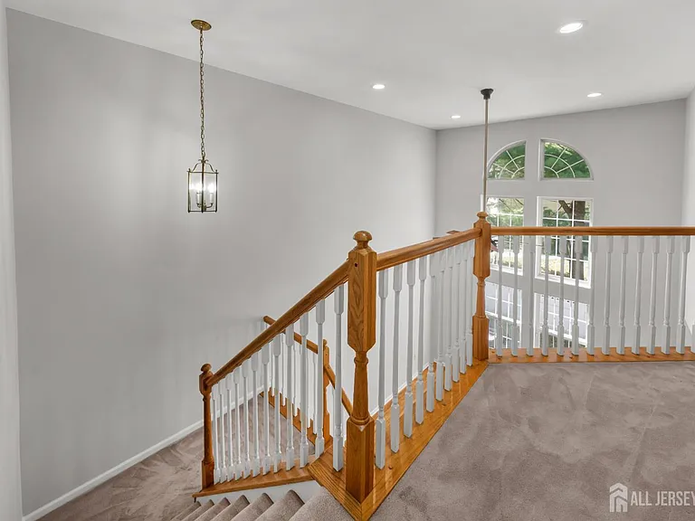 16 Lee Ct #405 — Photo 40