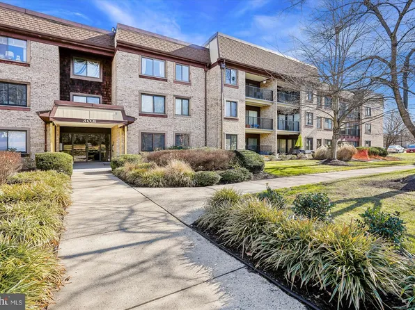 3031 Borge St APT 108, Oakton, VA 22124