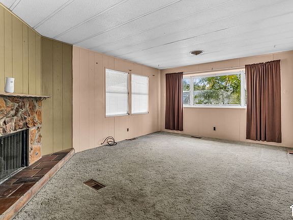 3rd image of 699 Percival St