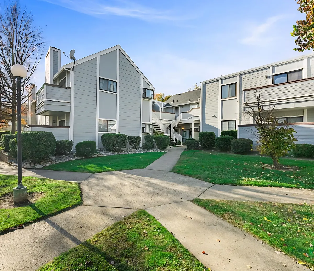 Building Photo - 7401 Auburn Oaks Ct #L