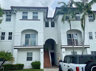8960 NW 97th Ave APT 220, Doral, FL 33178