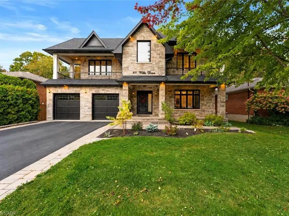 471 Willis Dr, Oakville, ON L6L 4V6