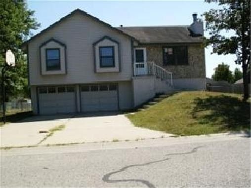 1st image of 515 Willow Dr
