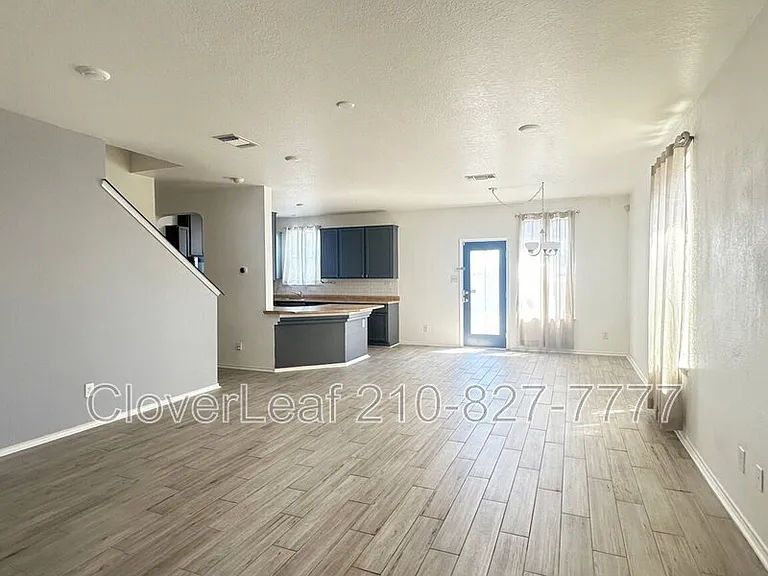 2606 Bluff Xing — Photo 5
