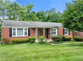 261 Foxcroft Rd, Pittsburgh, PA 15220