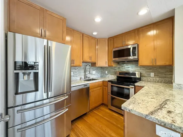 1825 Shoreline Dr APT 211, Alameda, CA 94501