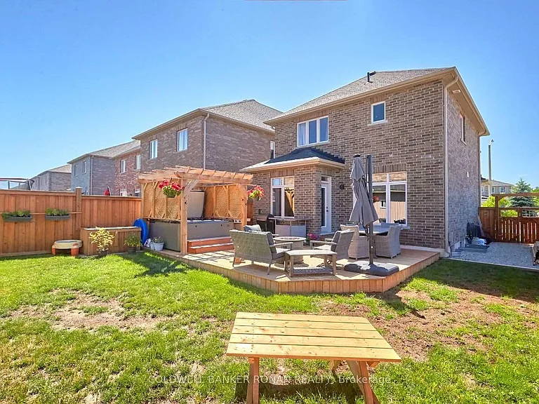64 Catherine Dr — Photo 17