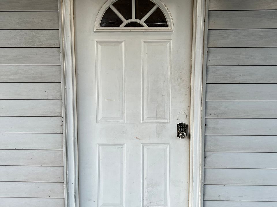 1st image of 345 N Shabbona St APT 1E