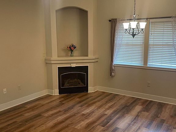 4th image of 1262 Fruitdale Dr