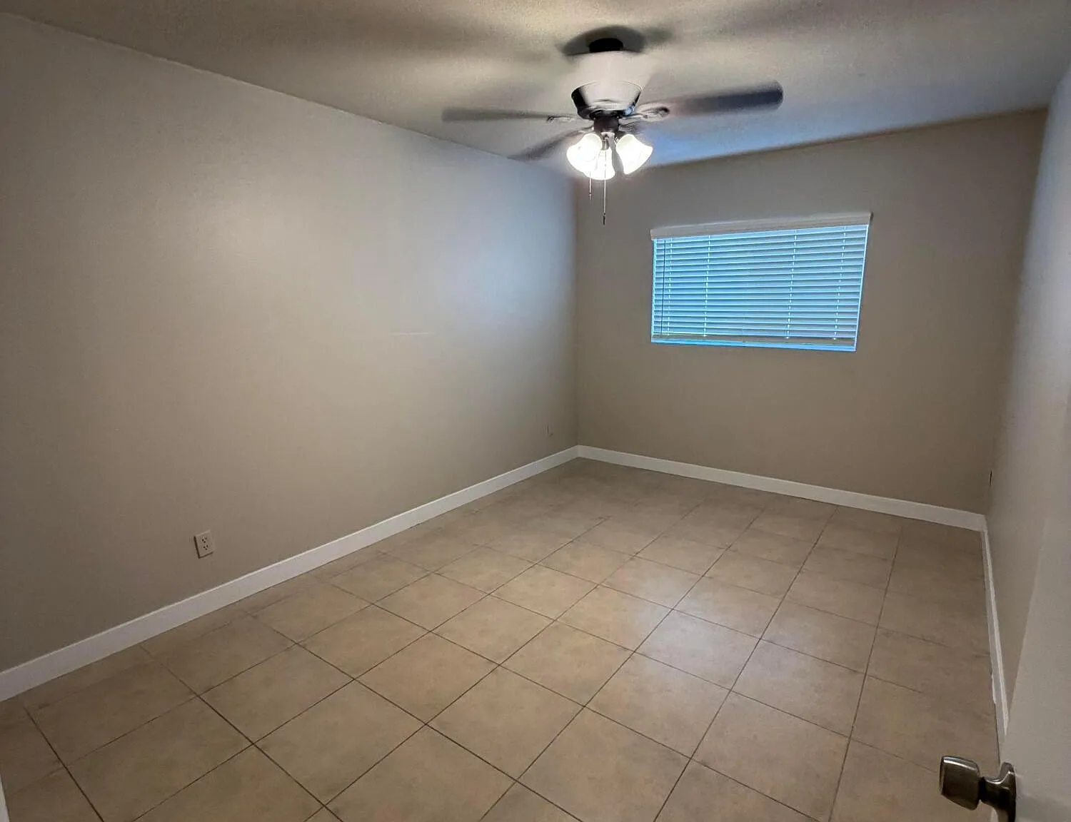 3 bed, 2.0 bath, 1190 sqft, $1,780 — Photo 4