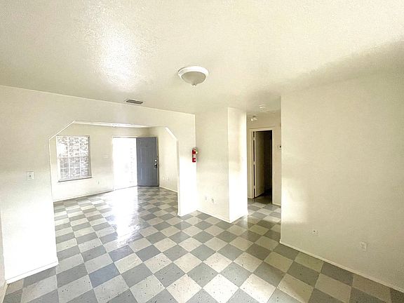 4th image of 403 N Broadway St #17