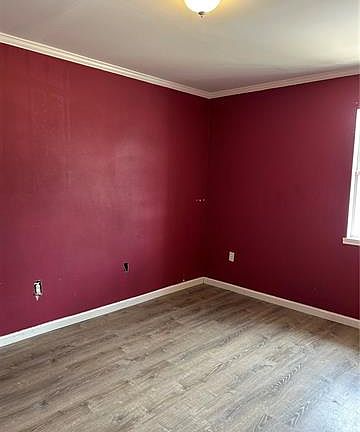 4th image of 1142 Flanders St
