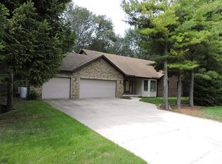 1290 Franklin Dr, Cleveland, WI 53015