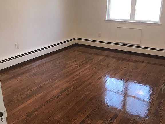 3rd image of 824 Revere Ave #2