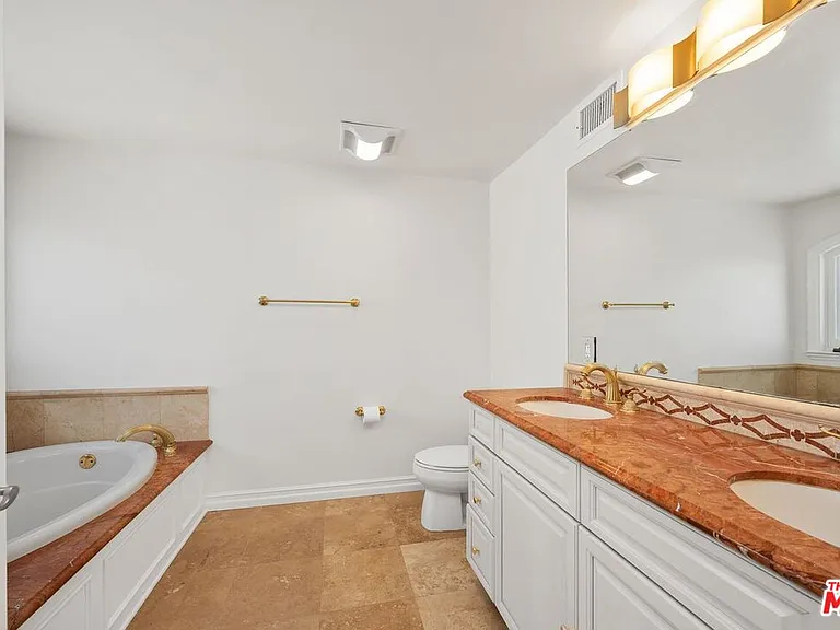 1000 Granville Ave #404 — Photo 43