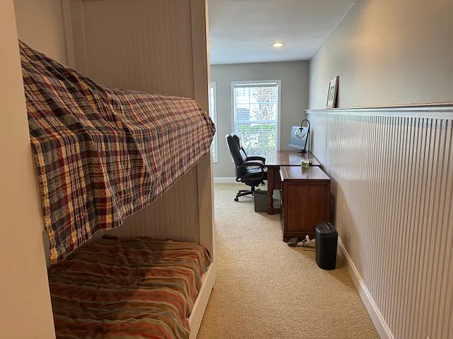 4th bedroom, bunkbeds and working desk.