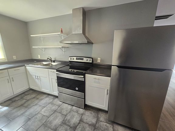 4th image of 922 Ponce De Leon Cir