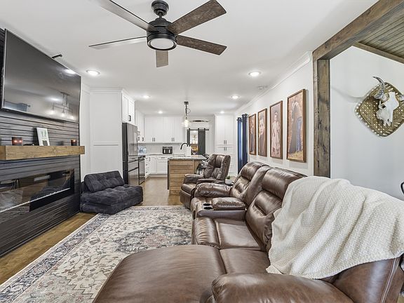 3rd image of 411 2nd Ave S