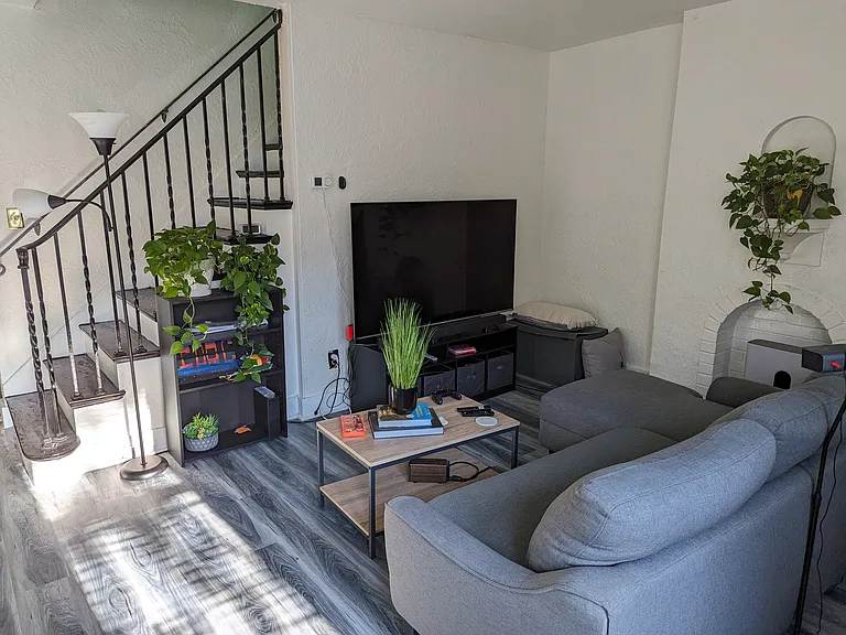 5535 Centre Ave #8 — Photo 8