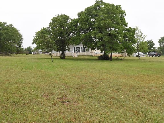 4th image of 161 Pavilion Dr