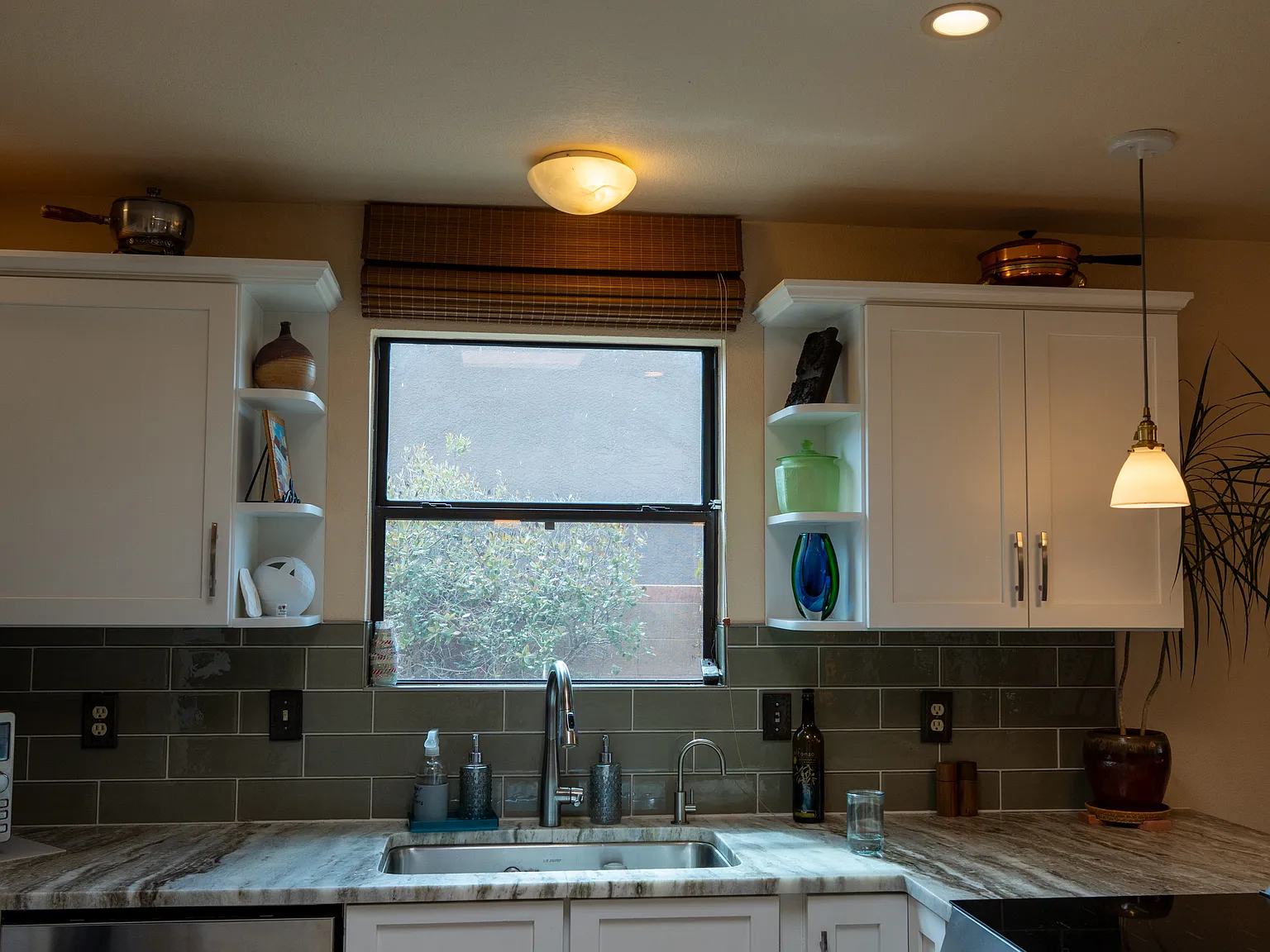 3 bed, 1843 sqft, $3,300 — Photo 2