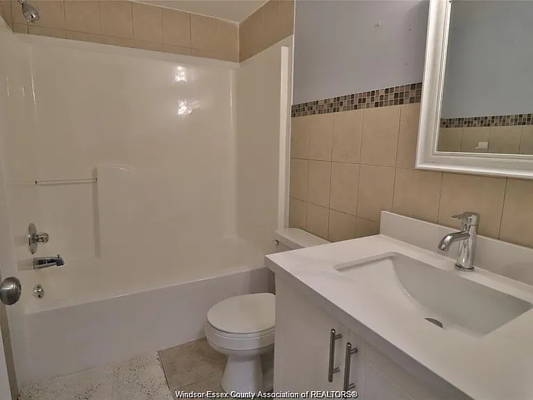 3000 Sandwich St #201 — Photo 17