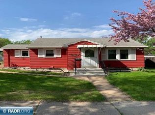 204 8th St SW, Chisholm, MN 55719