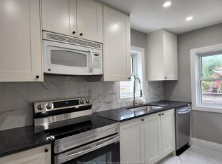 4221 Kennedy Dr E, Windsor, ON N9G1Y1