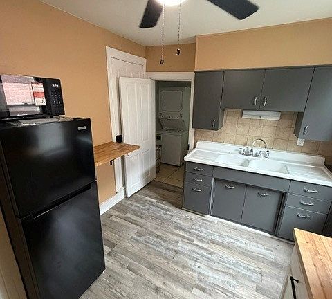 3rd image of 33 S Pleasant Ave #2