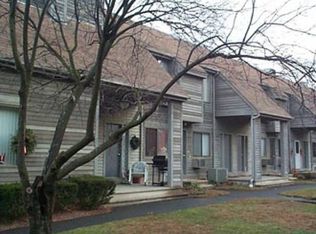 1310 Boston Post Rd APT 607, Guilford, CT 06437