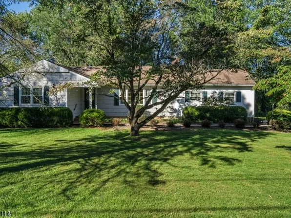 3 Old Blossom Hill Rd, Clinton Twp., NJ 08833