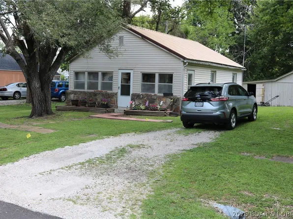 516 S Burke St, Versailles, MO 65084