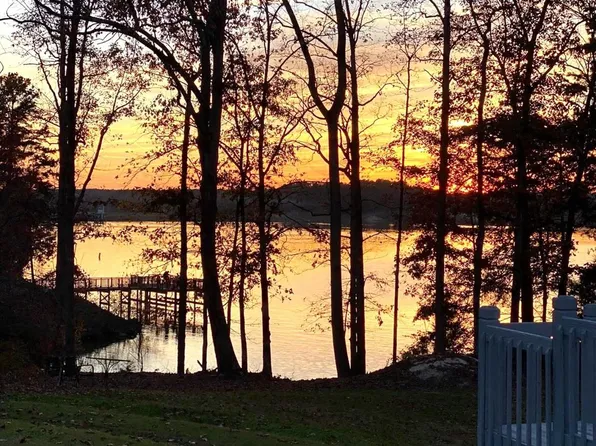 114 Lakeshore Dr, Kings Mountain, NC 28086