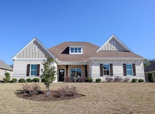 201 Charleston Mills Dr, Midland City, AL 36350