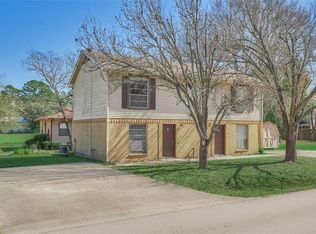 215 N Howard St APT B, Tomball, TX 77375