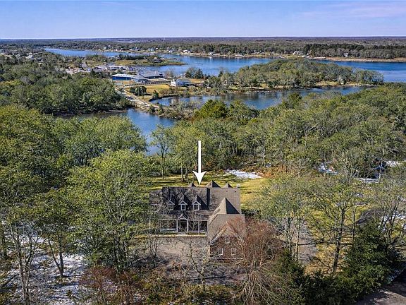2nd image of 7 Spring Pond Rd
