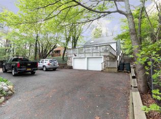188 Mill Rd, Medford, NY 11763