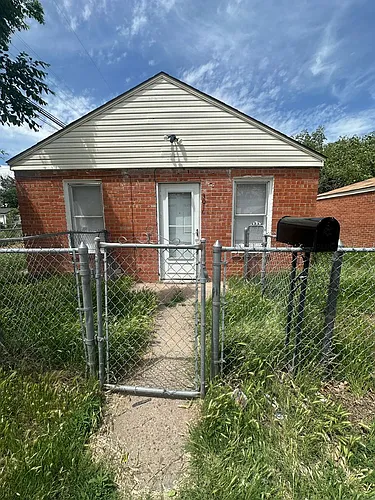 3010 Line Ave Photo 1