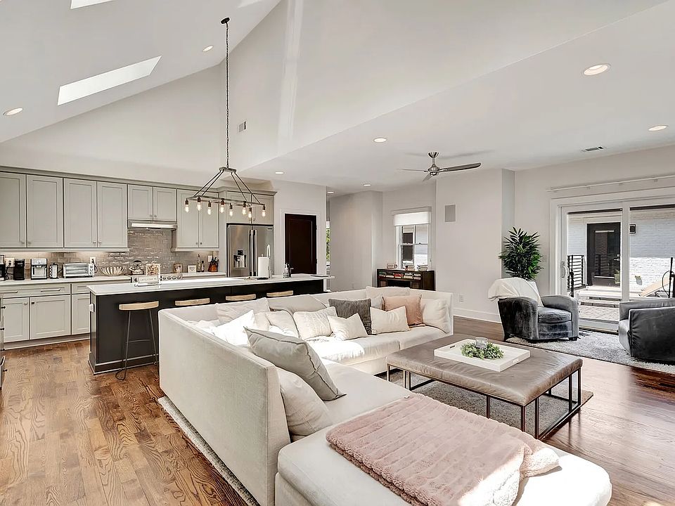 1st image of 1825B Lombardy Ave