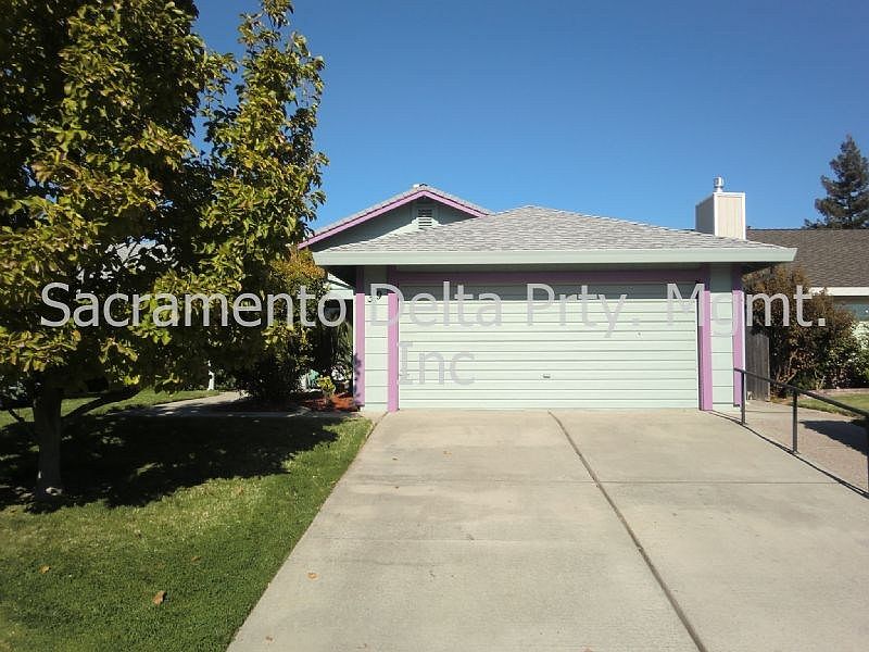 1st image of 39 Blue Water Cir