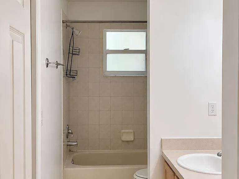 4715 Palmbrooke Cir — Photo 11