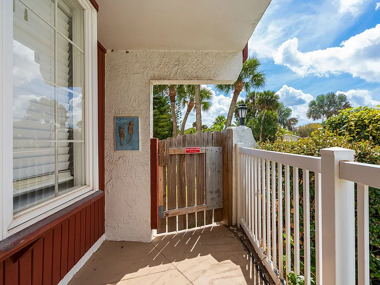 1318 S Miramar Ave #208 — Photo 25