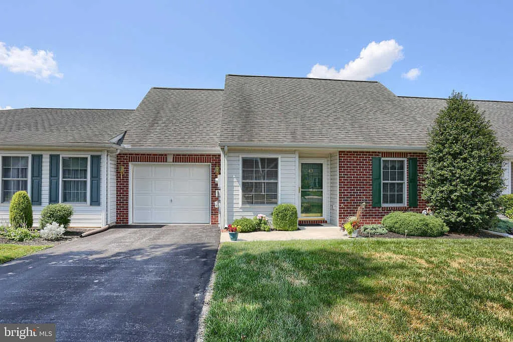 43 Ridgeway Dr photo 1