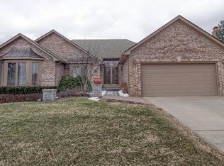 52872 Karon Dr, Macomb, MI 48042