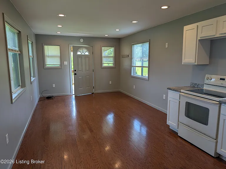 2604 E Buckeye Ln — Photo 4