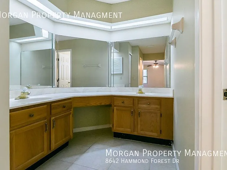 8642 Hammond Forest Dr — Photo 14