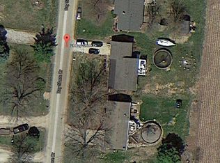 28 Bay Shore Dr, Lacon, IL 61540
