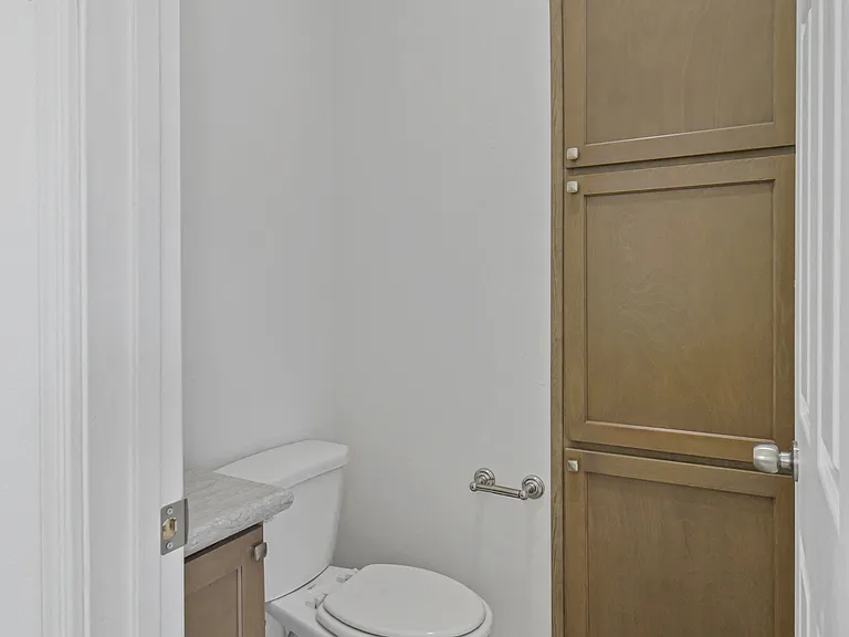 8601 N 71st Ave — Photo 24