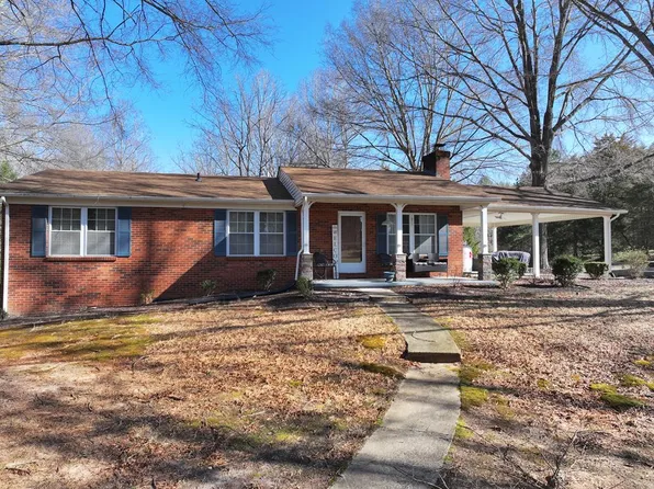 1690 Ridgecrest Dr, Danville, VA 24540