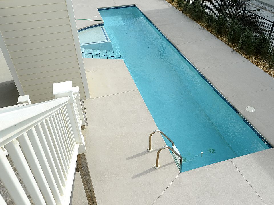 45' Salt water heated lap 